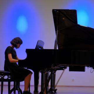 Klavíristka Karolína Mazurková byla přijata na Konzervatoř Pardubice
